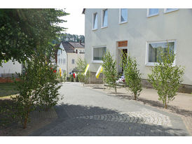 Fronleichnamsaltäre in den Naumburger Straßen (© Karl-Franz Thiede)